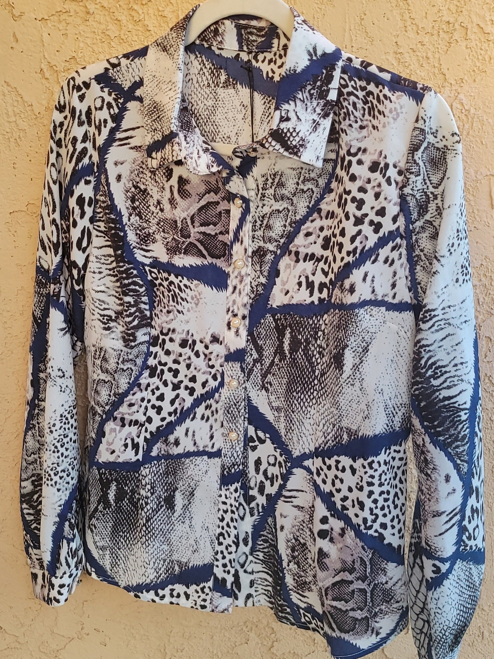 Me Boutique Blue and White Animal Print Button-Down Shirt Casual And Formal